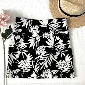 SC & Co Ladies Tummy Control Skort Medium